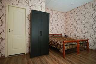 Отели типа «постель и завтрак» Sleep in BnB Вильнюс Семейный номер с ванной комнатой-6